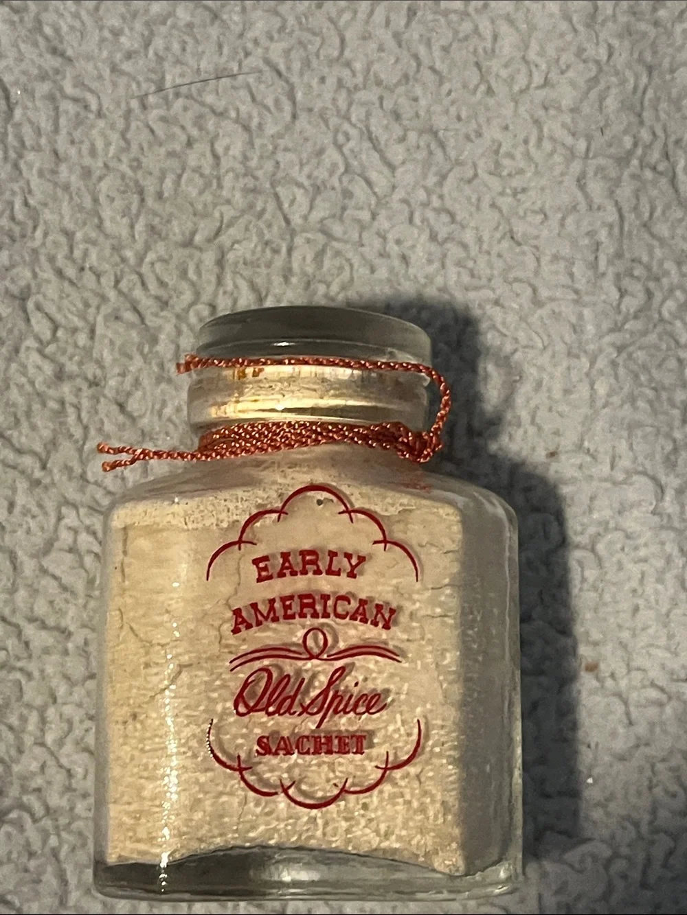 Early American Okd Spice Sachet - Cream